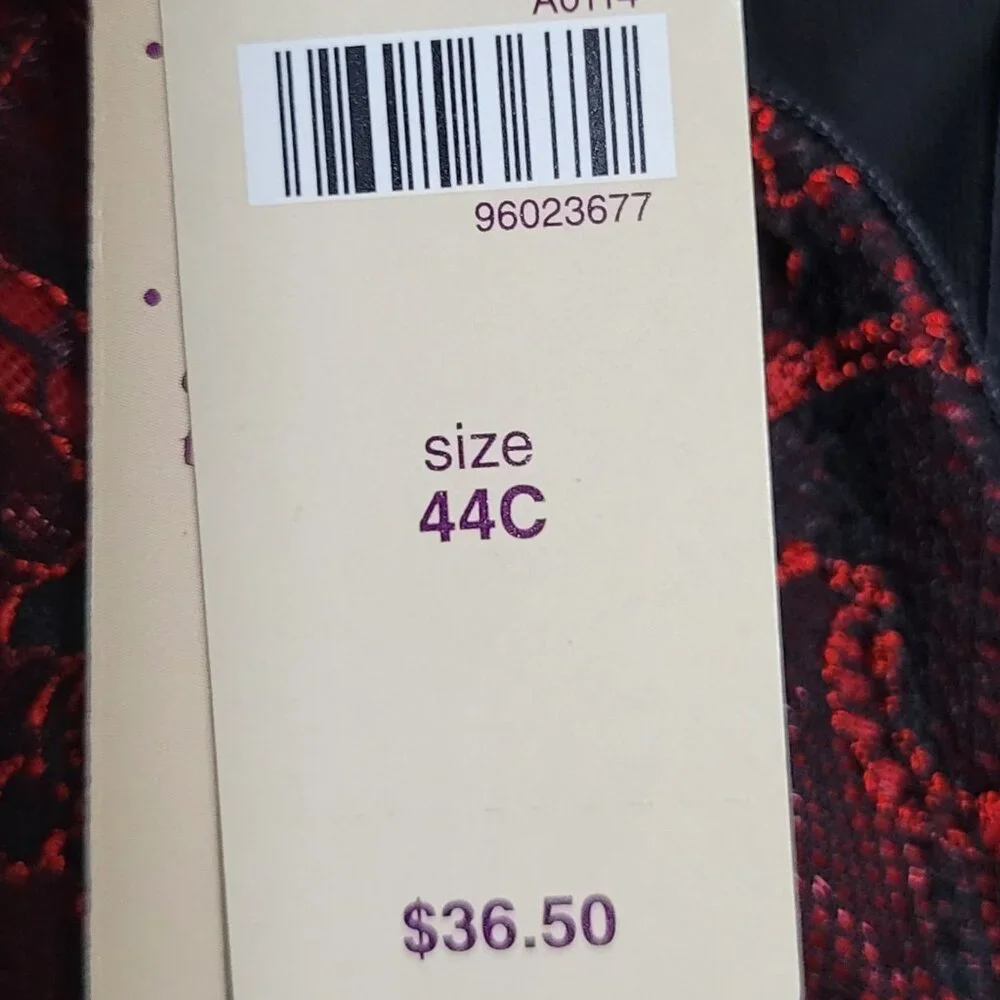 Cacique 44C Lace full coverage bra - Picture 2 of 3